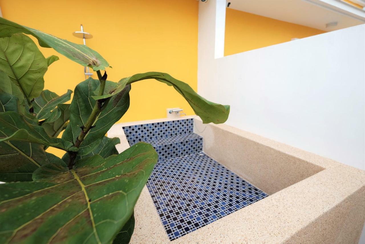 Burano Yellow Villa Heng-ch'un Екстериор снимка