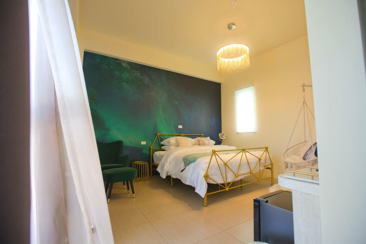 Burano Yellow Villa Heng-ch'un Екстериор снимка